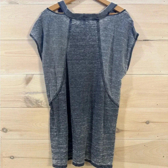 Motherhood Maternity Destructed Cut Out Shoulder Short Sleeve Top Blue Size L - Picture 5 of 6